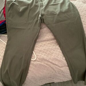 Avenue olive green slim fit pants size 32 avg